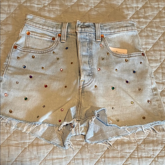 Levi's Pants - NWOT Levi’s Premium Ribcage Studded Denim Shorts